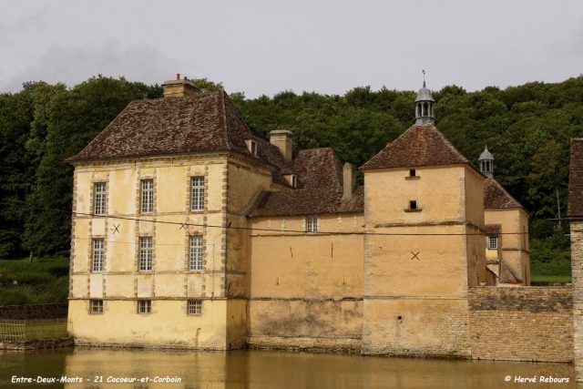 Château d'entre-deux-monts