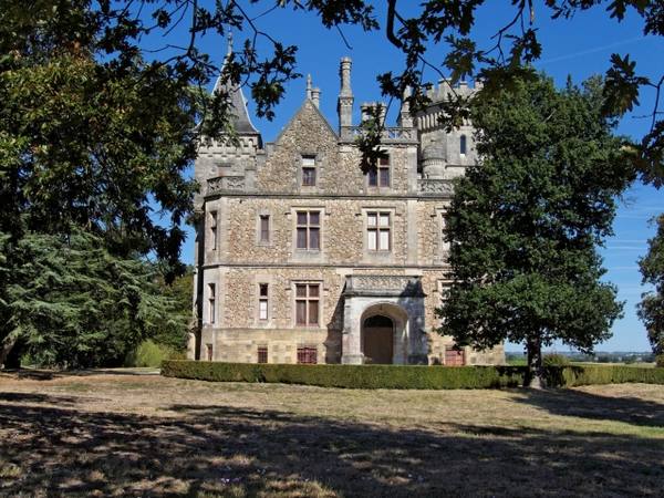 Château La Chesnaye-Sainte-Gemme