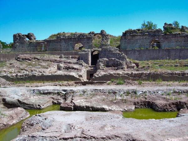 Ancient City Forum Julii-Amphitheatre