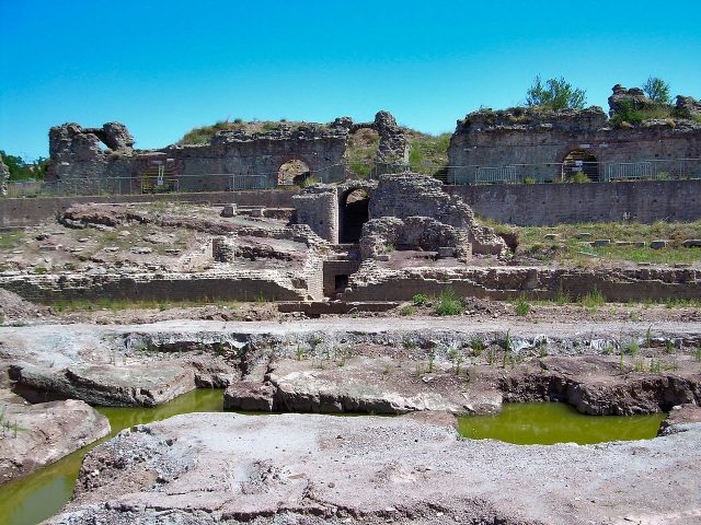 Ancient City Forum Julii-Amphitheatre