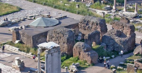 Tempio del Divo Giulio