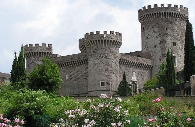 Castillo de Tívoli (Rocca Pia)