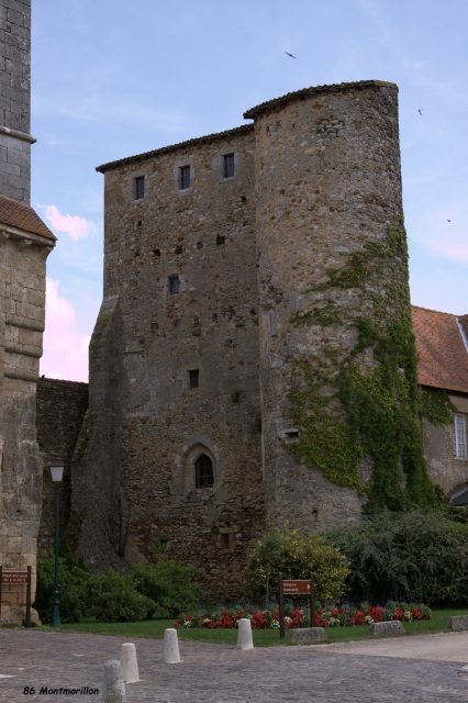 Tour de Montmorillon