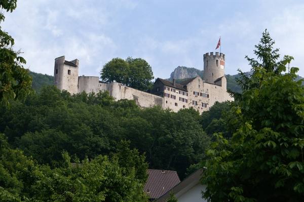 Neu-Bechburg Castle