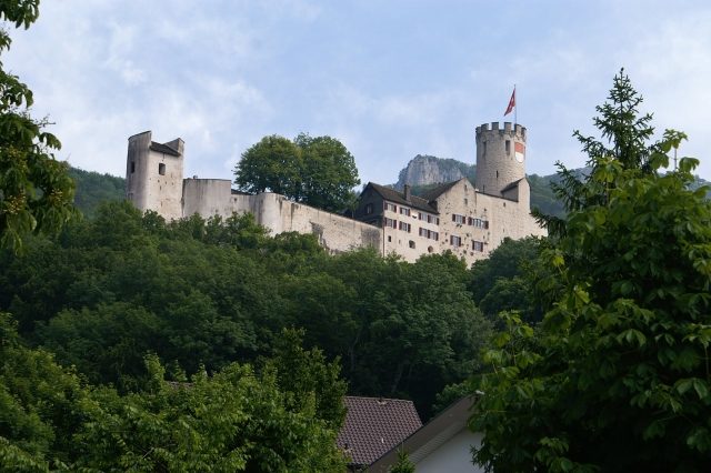 Neu-Bechburg Castle