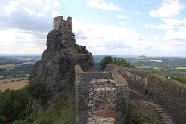 Trosky Castle