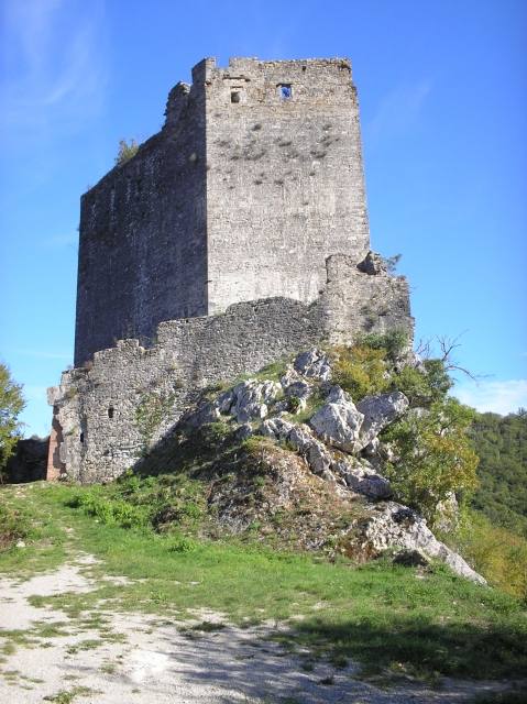 Petropilosa Castle