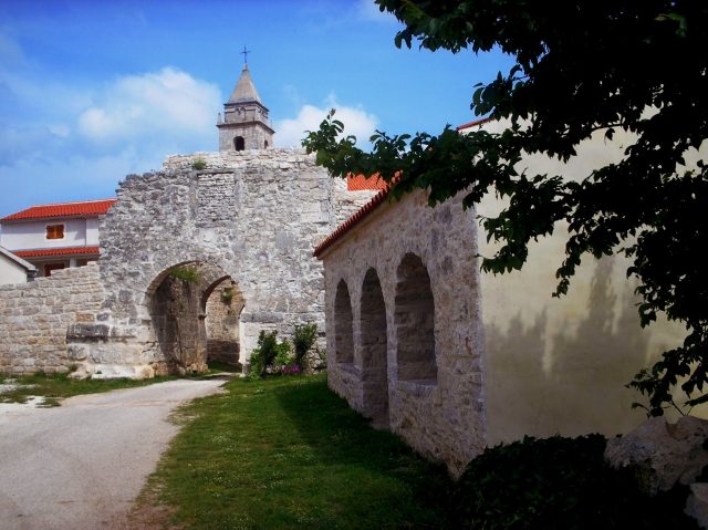 City Wall Mutvoran