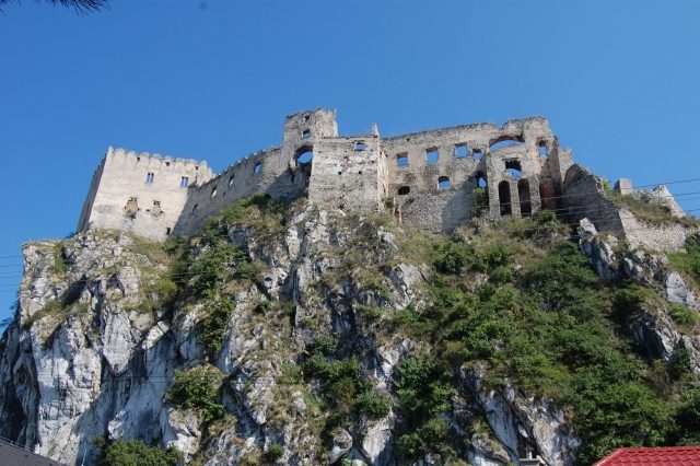 Beckov Castle