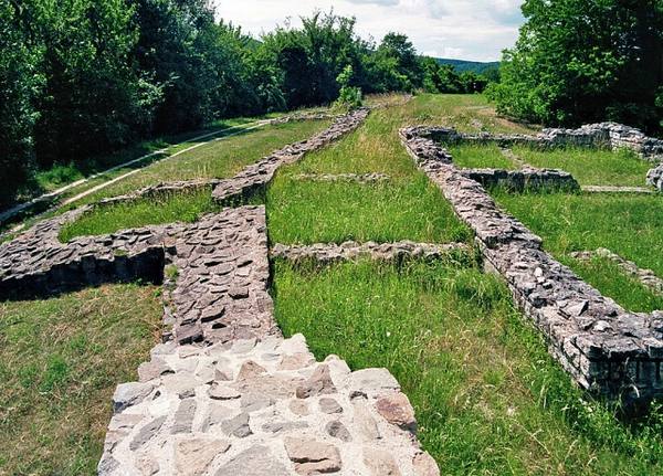 Roman Castle Pone Navata