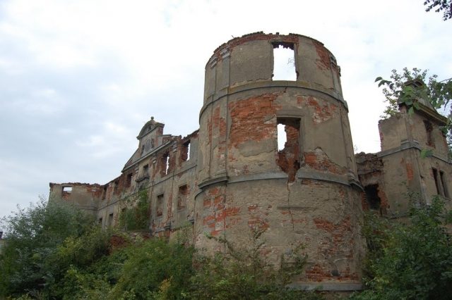 Czernina Castle