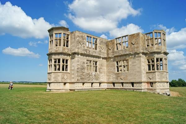 Lyveden New Bield