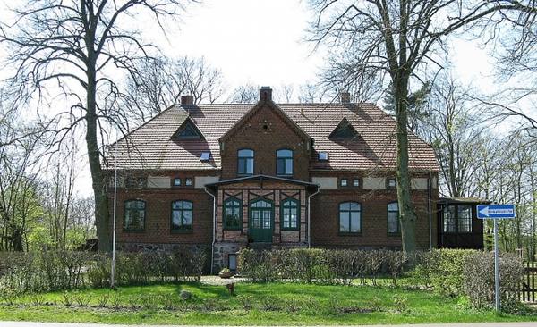 Klein Damerow Manor
