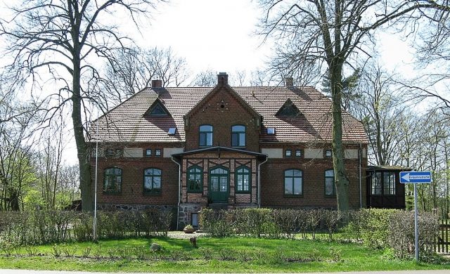 Klein Damerow Manor