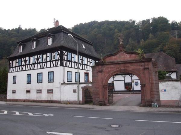 Zwerlenbacher Hof Manor