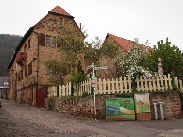 Königsbach Manor