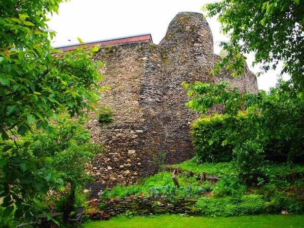 Hunolstein Castle