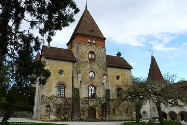 Münchenwiler Castle