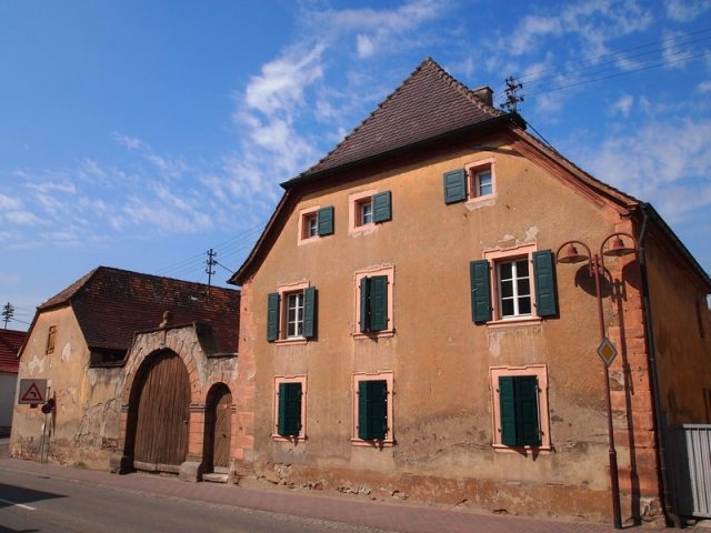 Herrenhof der Grafen von Leiningen Manor