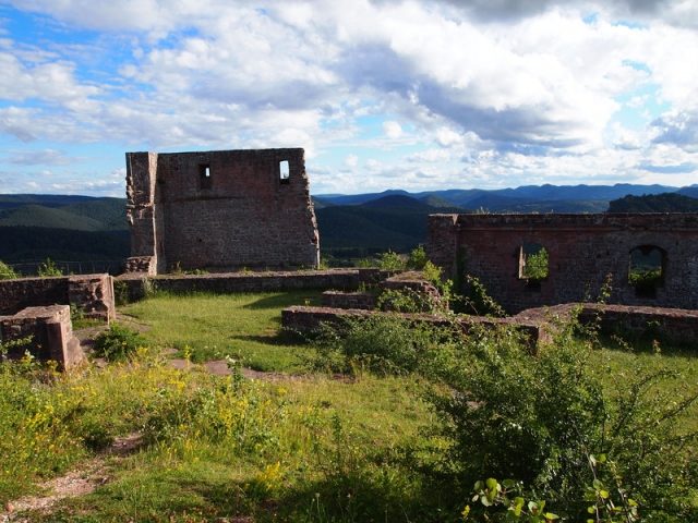 Lindelbrunn Castle