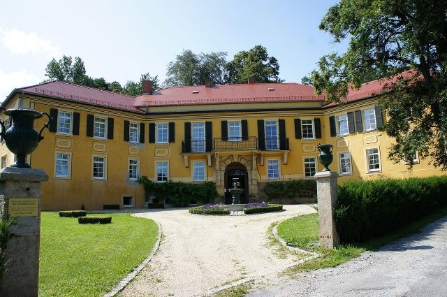 Pohla Castle