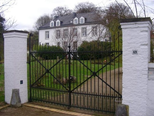 Colynshof Manor