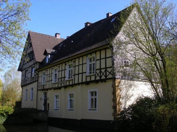Laer Manor