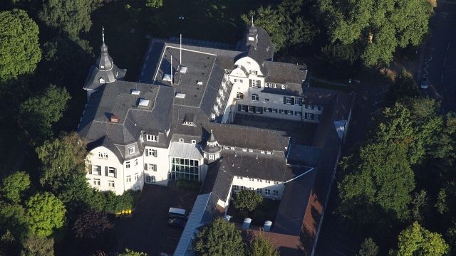 Deichmannsaue Castle