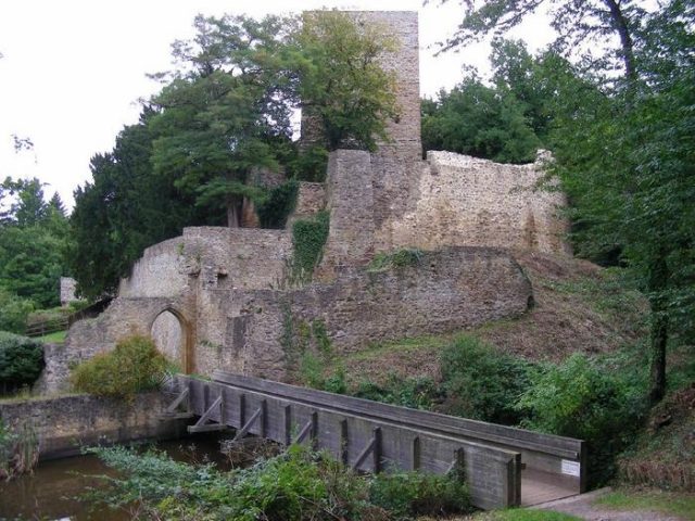 Hardtburg Castle