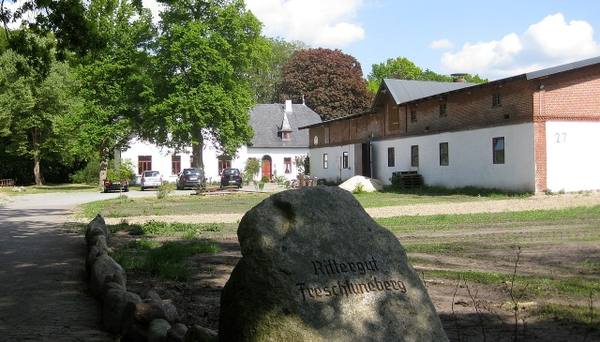 Freschluneberg Manor