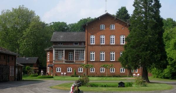 Von der Hellen Manor