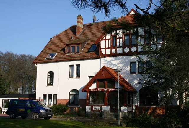 Wachholz Manor