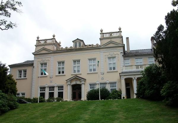 Valenbrook Manor