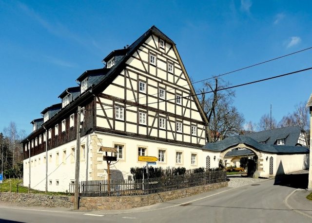 Torbogengut Manor
