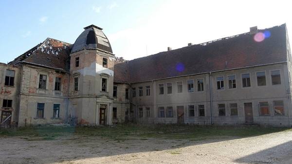 Dobritz Manor