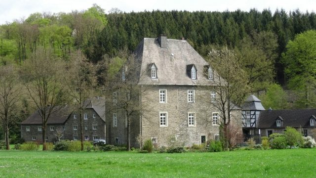 Wenne Manor