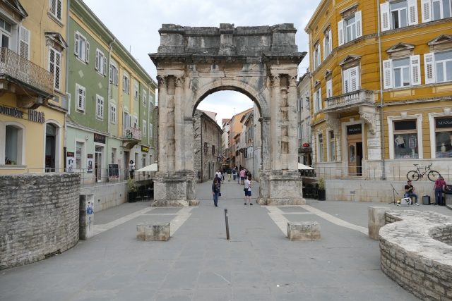 Ancient City Colonia Pietas Iulia Pola-Arch of the Sergii