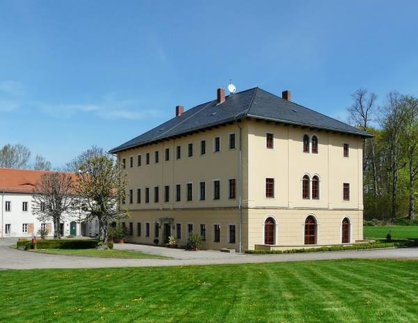 Hirschfeld Manor