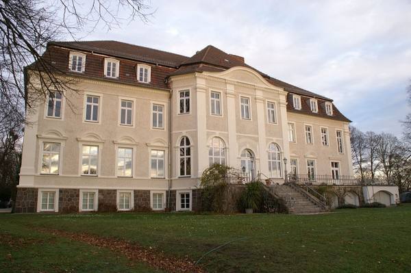 Zinzow Manor