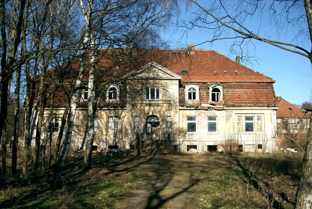 Kuntzow Manor
