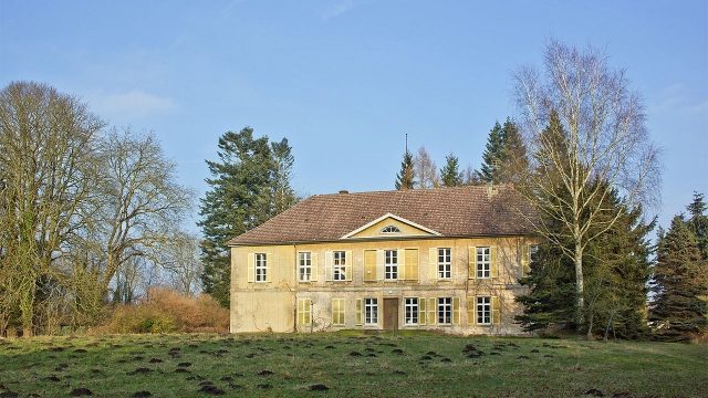 Breese Manor
