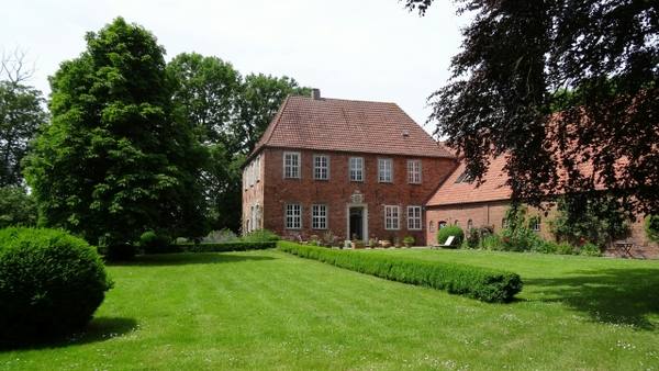 Neuenhuntorf Manor