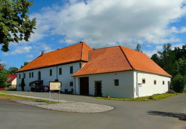 Eicha Manor