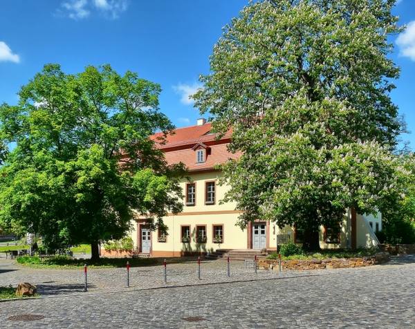 Großpösna Manor