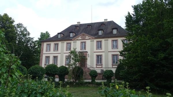 Neuershausen Castle