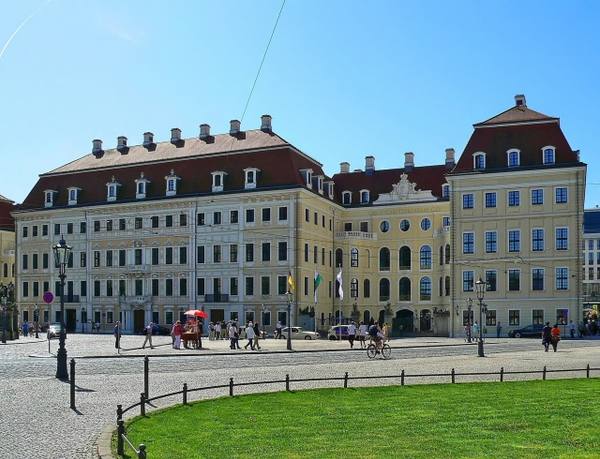 Taschenbergpalais