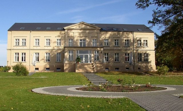 Gnewikow Manor