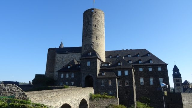 Genovevaburg Castle