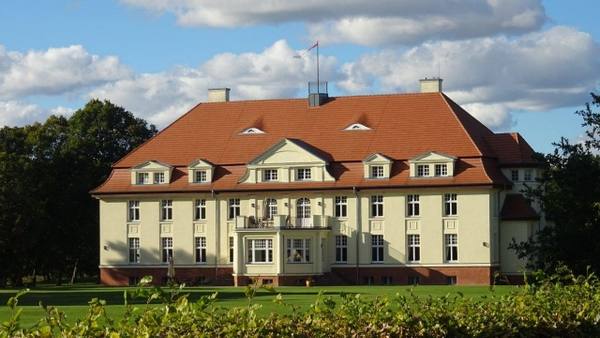 Schwaneberg Manor