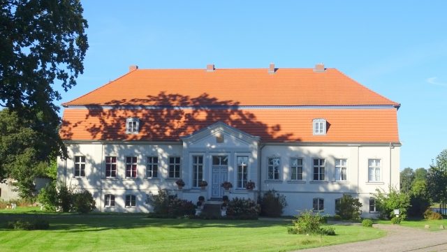 Dambeck Manor